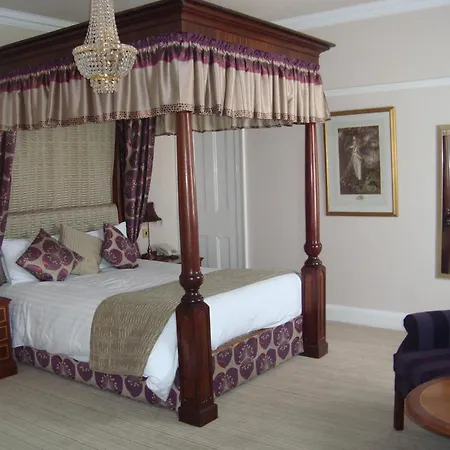 מלון The Minster 3*